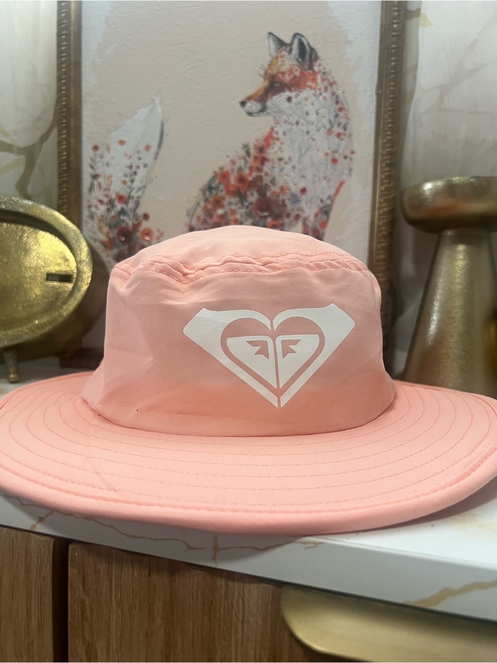 Roxy Girls' Pudding Cake bucket hat with White Logo